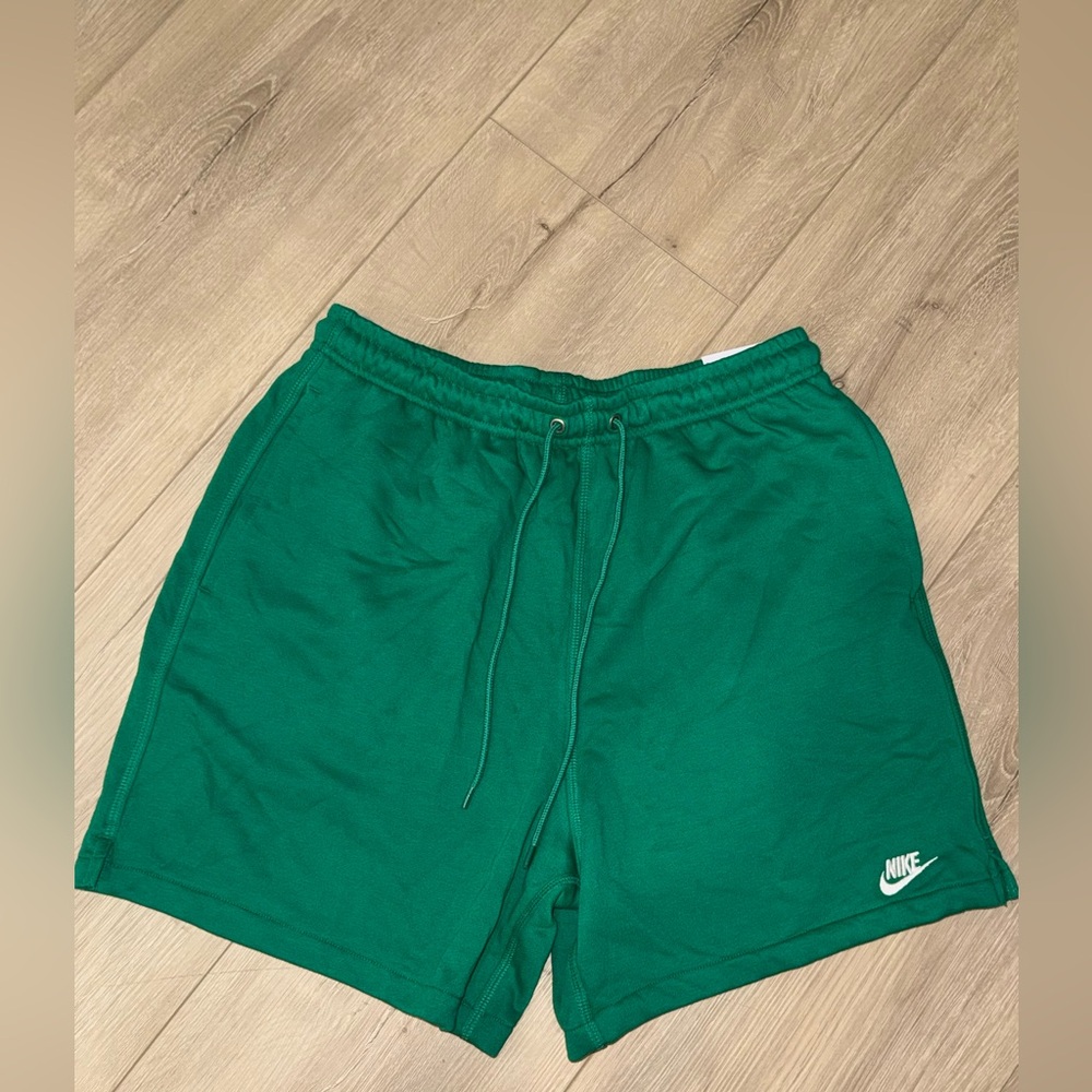 Nike Club Fleece Shorts men’s S NWT $55 MSRP